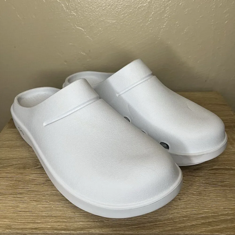 Oofos OOCloog Luxe White Recovery Clogs Unisex Mens 7 Womens 9 Comfort Mules